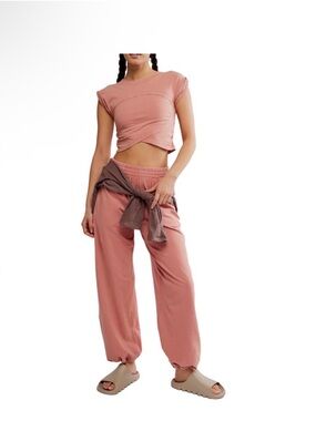 NWOT Free People FP Movement
Women's Hot Shot Crossover 2-Piece Set